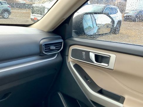 Used 2023 Ford Explorer XLT w/ Equipment Group 202A image 36