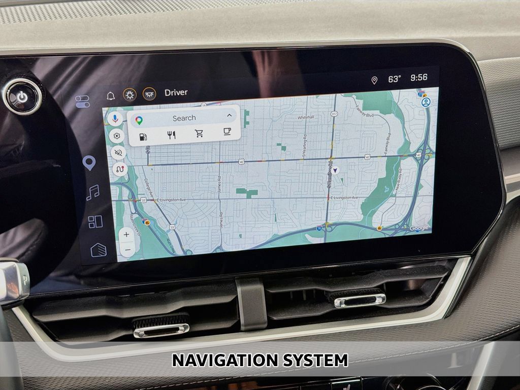 Used 2026 Chevrolet Equinox LT FWD image 3