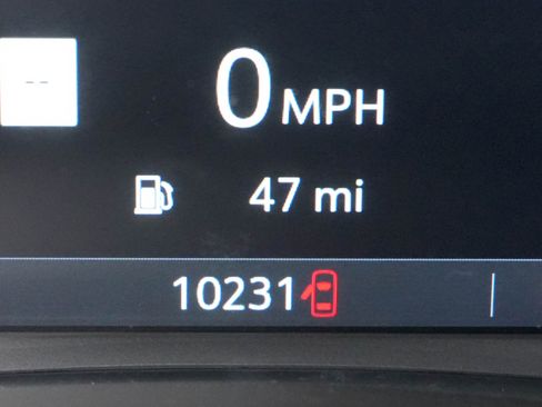 Used 2024 GMC Terrain SLE w/ Driver Convenience Package image 19