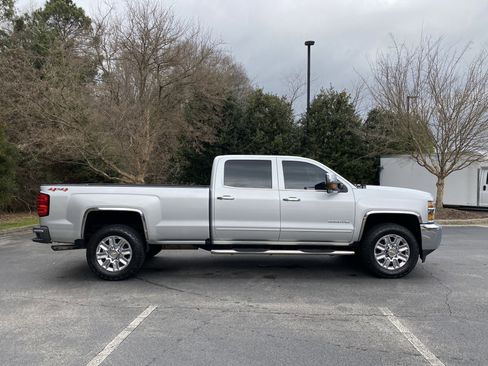 Used 2018 Chevrolet Silverado 3500 LT image 10