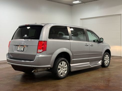 Used 2016 Dodge Grand Caravan SE w/ Quick Order Package 29E SE FWD image 30