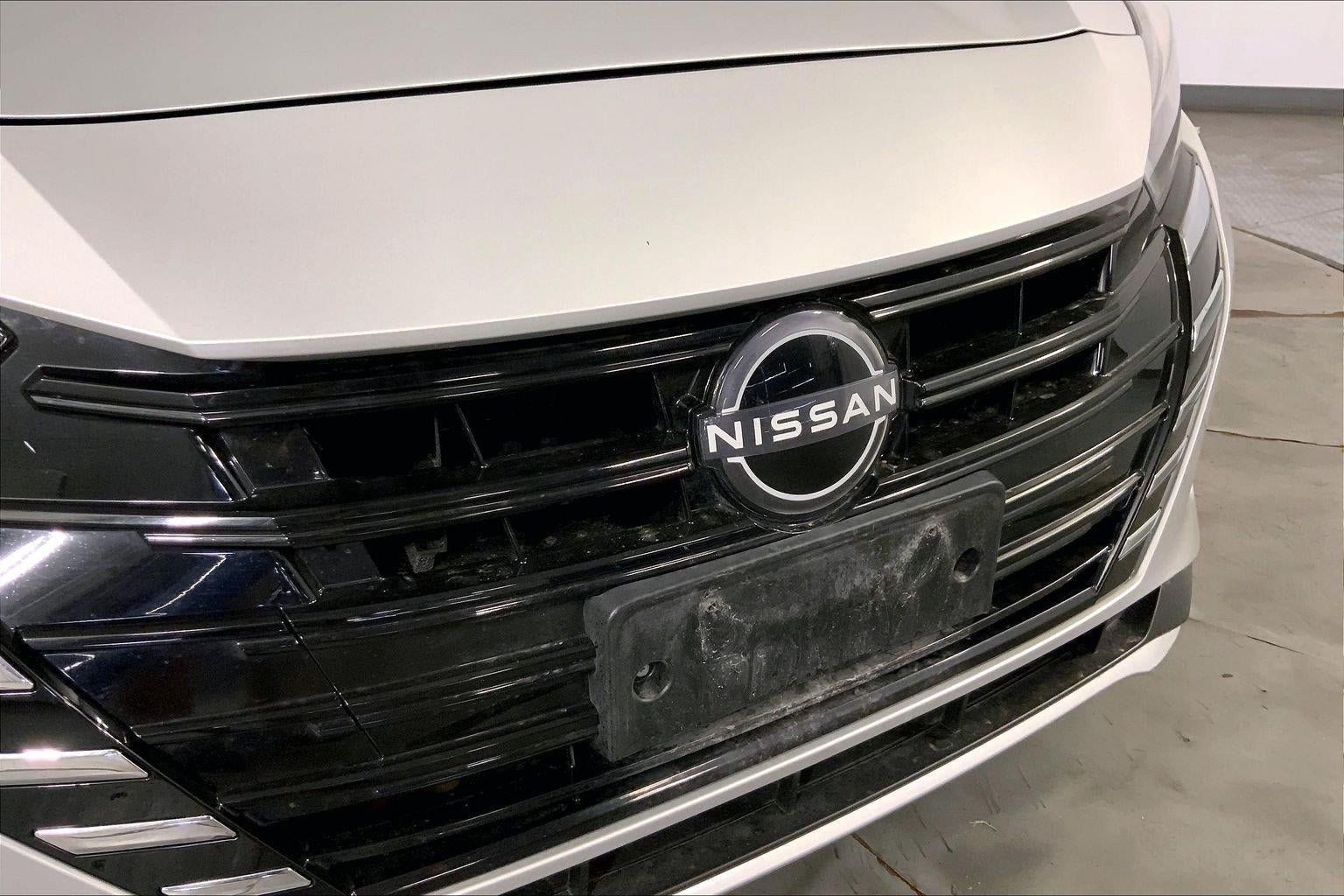 Used 2025 Nissan Versa SV FWD image 27