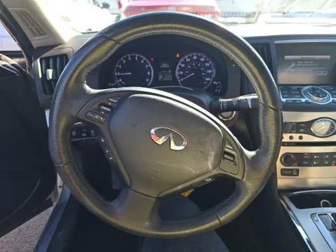 Used 2014 INFINITI Q60 Convertible 2D w/ Premium Package image 9