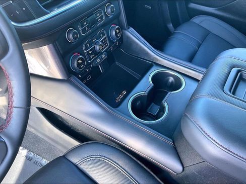 Used 2024 Chevrolet Suburban RST w/ Luxury Package image 17