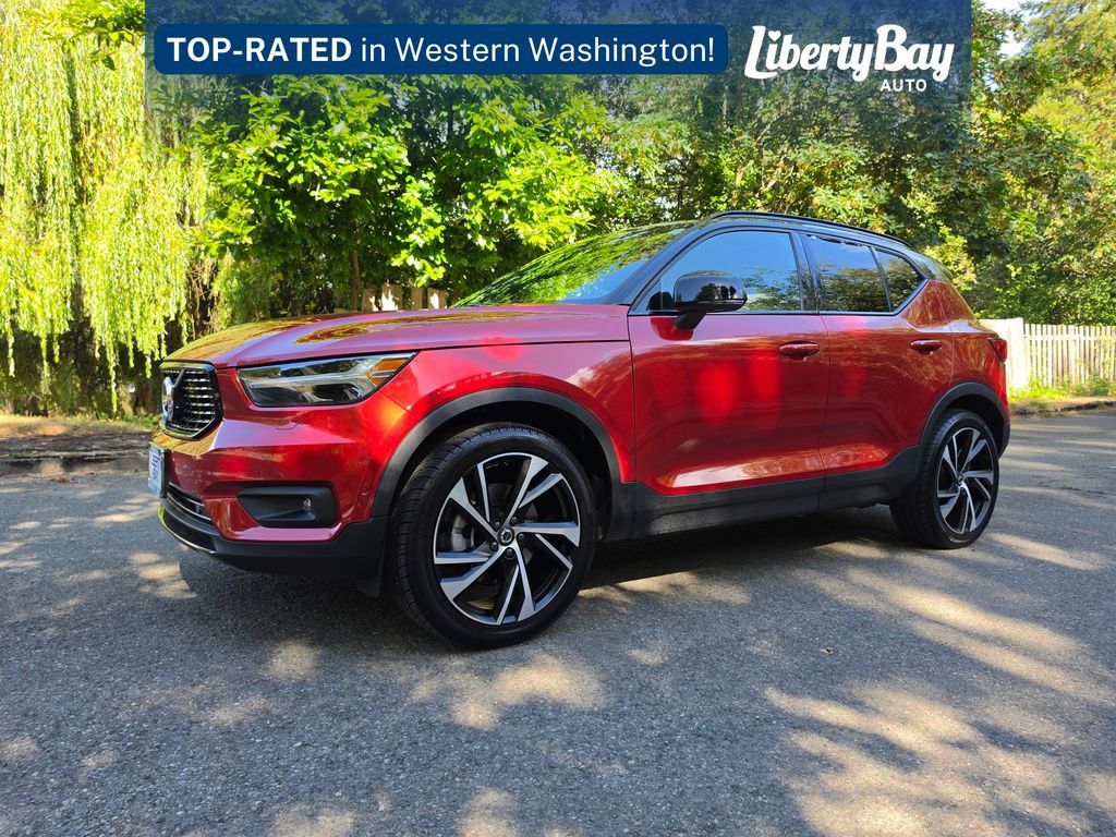 Used 2022 Volvo XC40 T5 R-Design w/ Advanced Package AWD/4WD image 1