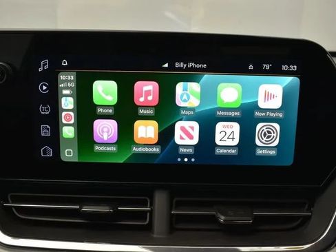 Used 2025 Chevrolet Trax LT FWD image 31