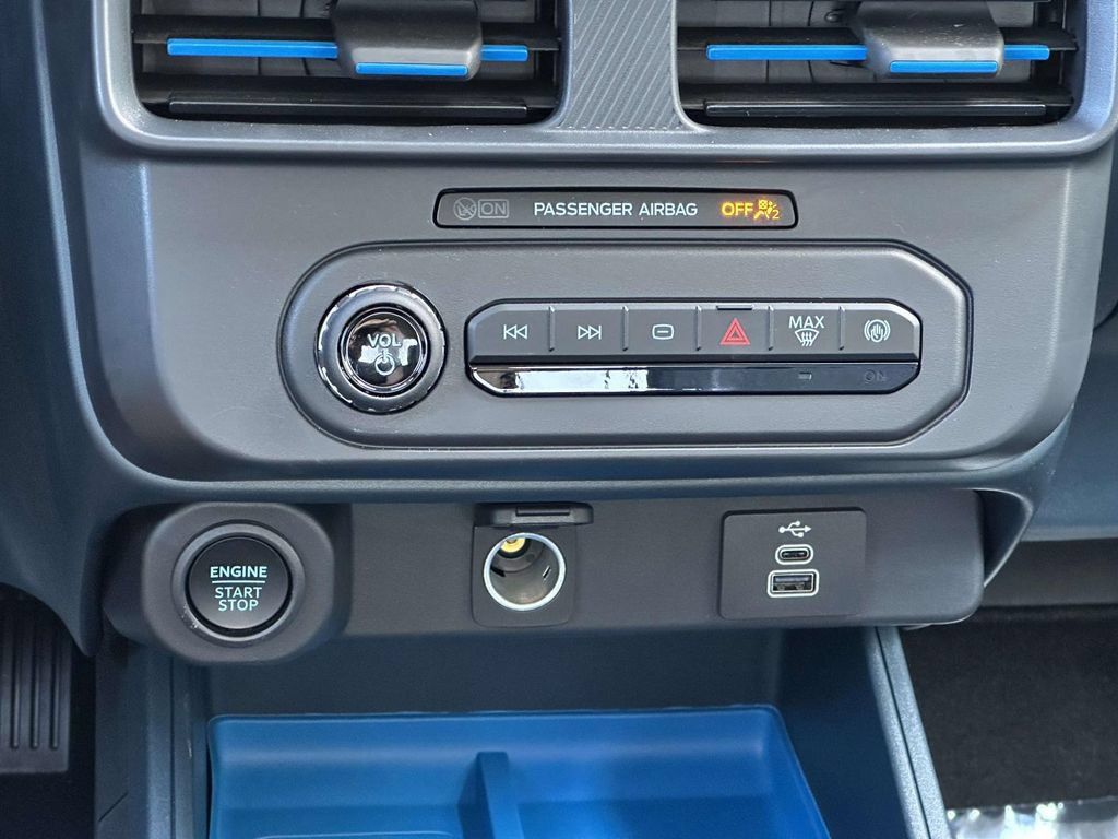 Used 2025 Ford Maverick XLT w/ Equipment Group 301A AWD/4WD image 18