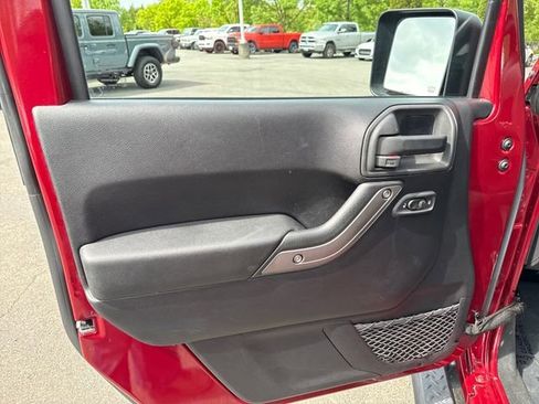 Used 2012 Jeep Wrangler Unlimited Sport AWD/4WD image 21