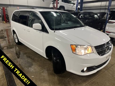 Used 2019 Dodge Grand Caravan SXT image 1
