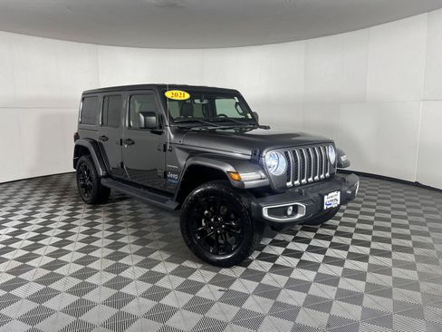 Used 2021 Jeep Wrangler Unlimited Sahara w/ Cold Weather Group AWD/4WD image 45
