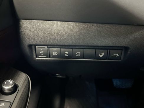 Used 2022 Toyota Venza Limited w/ Advanced Technology Package AWD/4WD image 18