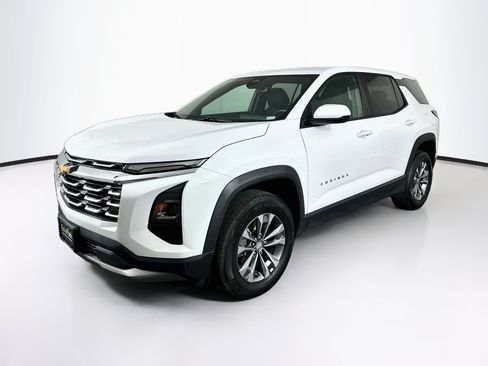 Used 2025 Chevrolet Equinox LT AWD/4WD image 3
