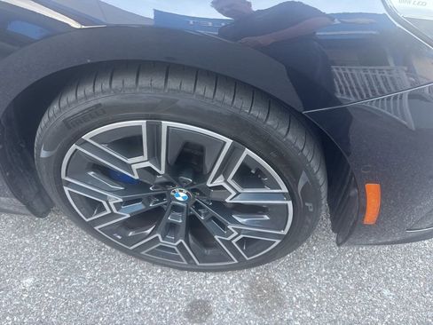 Used 2025 BMW 540i xDrive w/ M Sport Package image 8