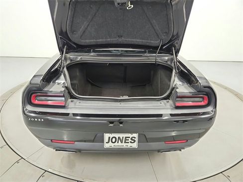 Used 2017 Dodge Challenger R/T w/ Blacktop Package image 29