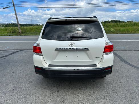 Used 2012 Toyota Highlander Limited w/ Tow Pkg AWD/4WD image 7