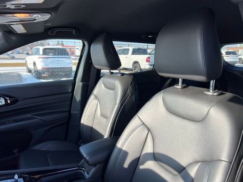 Used 2026 Jeep Compass Limited image 8