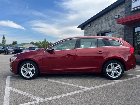 Used 2015 Volvo V60 T5 Premier Plus image 7