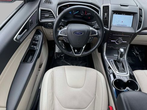 Used 2016 Ford Edge Titanium w/ Equipment Group 302A AWD/4WD image 4