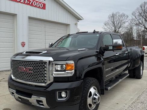 Used 2017 GMC Sierra 3500 Denali w/ Duramax Plus Package image 3