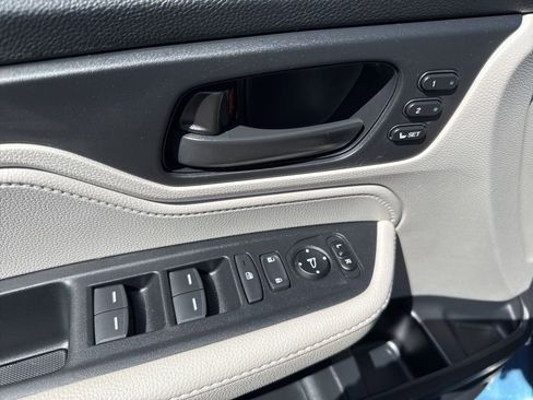 Used 2025 Honda Odyssey EX-L image 17