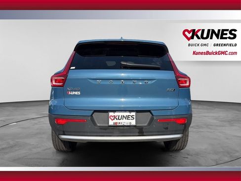 Used 2024 Volvo XC40 B5 Core AWD/4WD image 6