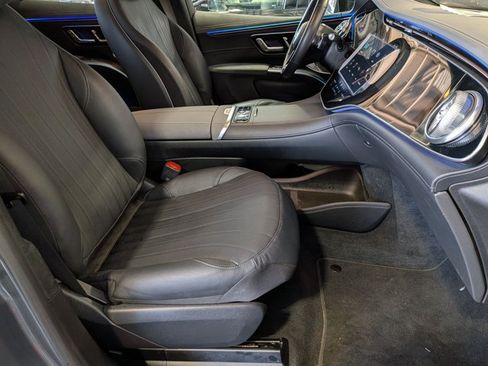 Used 2023 Mercedes-Benz EQS 580 4MATIC SUV image 18