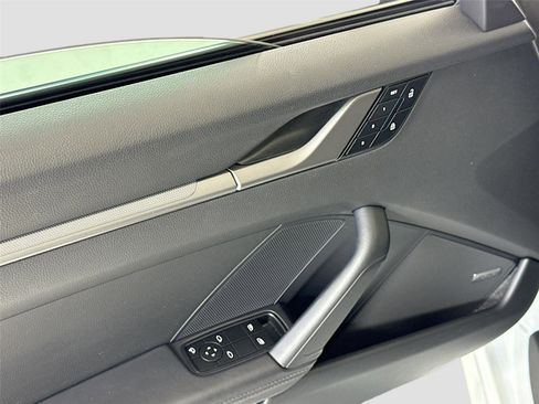 Used 2025 Porsche 911 Carrera image 13