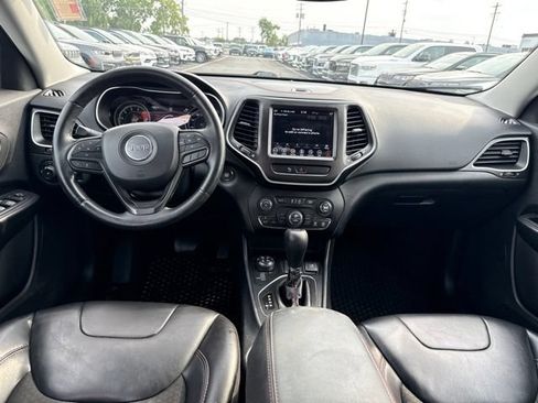 Used 2019 Jeep Cherokee Trailhawk w/ Cold Weather Group AWD/4WD image 8