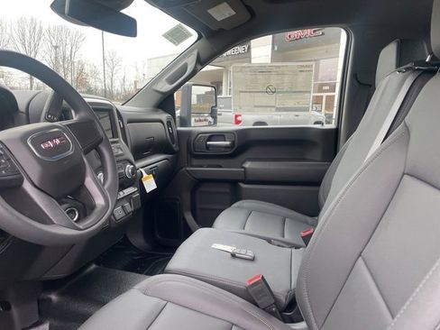 New 2025 GMC Sierra 2500 Pro image 5