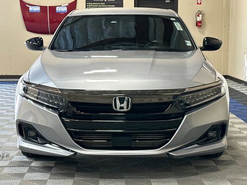 Used 2022 Honda Accord Sport image 9