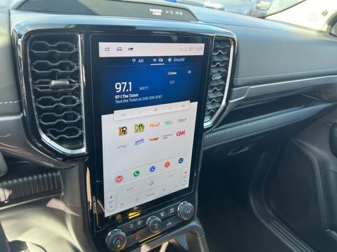 Certified 2024 Ford Ranger Lariat w/ Trailer Tow Package image 13