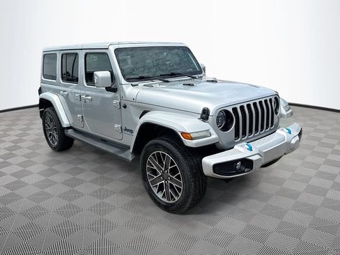 Used 2023 Jeep Wrangler Unlimited Sahara AWD/4WD image 4