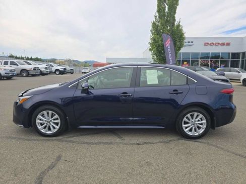 Used 2026 Toyota Corolla XLE FWD image 2