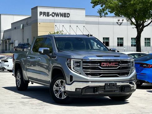 Used 2025 GMC Sierra 1500 SLT RWD image 2