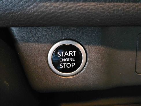 Used 2022 Nissan Rogue SV w/ SV Premium Package image 29