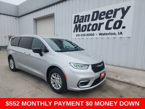 New 2026 Chrysler Pacifica Select FWD image 1