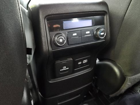 Used 2020 GMC Acadia SLE w/ Driver Convenience Package image 24