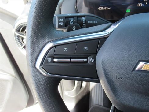 New 2026 Chevrolet Equinox EV LT image 18