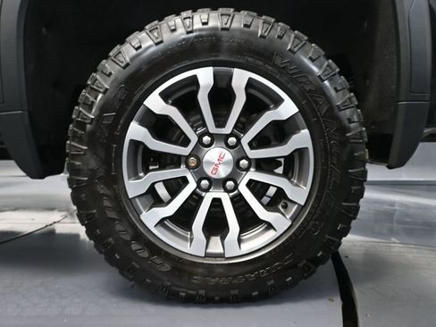 Used 2022 GMC Sierra 1500 AT4 w/ AT4 Premium Package AWD/4WD image 16