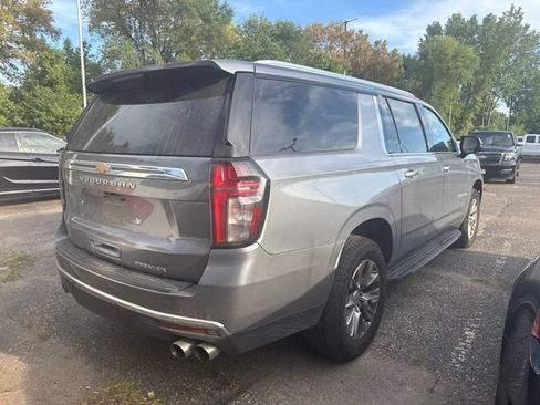 Used 2021 Chevrolet Suburban Premier w/ Premium Package AWD/4WD image 2