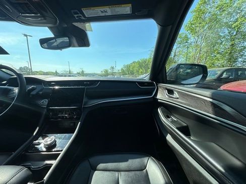 Used 2024 Jeep Grand Cherokee Limited 4xe image 29