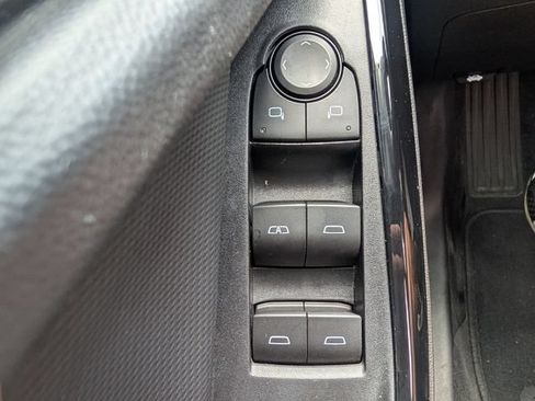 Used 2026 Chevrolet Equinox LT FWD image 29