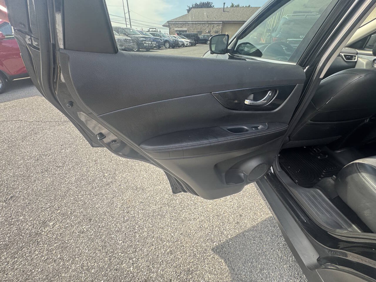 Used 2015 Nissan Rogue SL w/ SL Premium Package AWD/4WD image 11