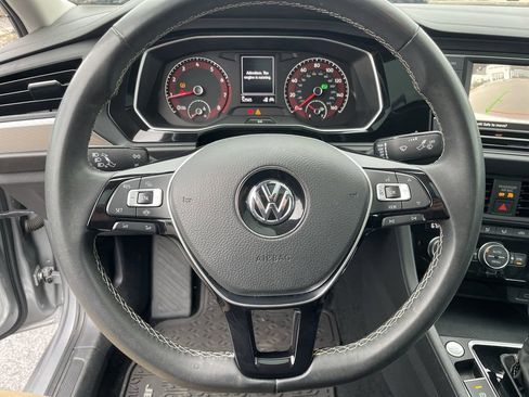 Certified 2021 Volkswagen Jetta SE image 14