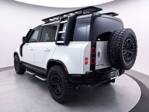 Used 2023 Land Rover Defender 110 X-Dynamic SE image 16