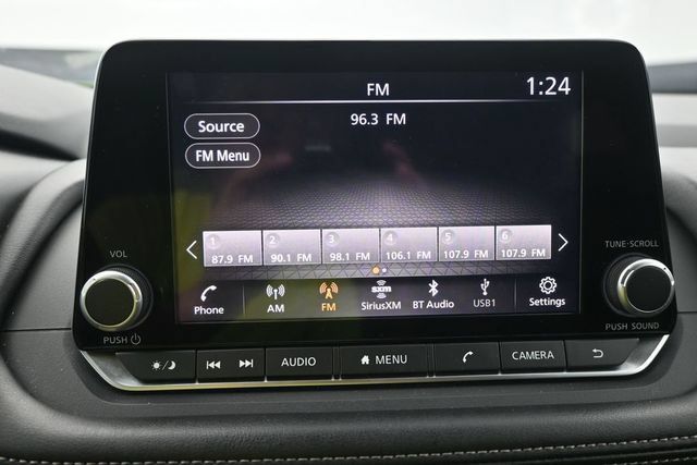 Used 2024 Nissan Rogue S AWD/4WD image 24