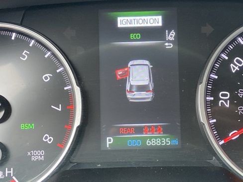 Used 2022 Toyota RAV4 XLE AWD/4WD image 27