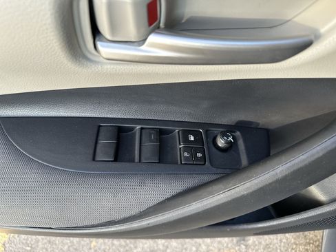 Used 2020 Toyota Corolla LE image 15