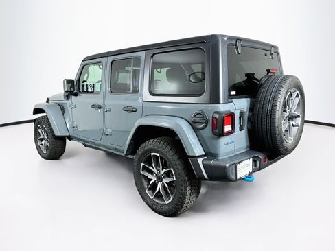 Used 2024 Jeep Wrangler Unlimited w/ Convenience Group AWD/4WD image 5
