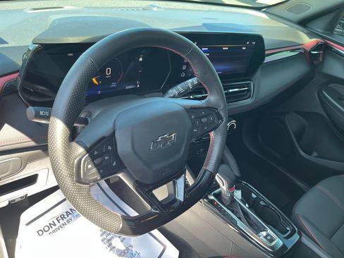 Used 2025 Chevrolet TrailBlazer RS w/ Driver Confidence Package FWD image 14